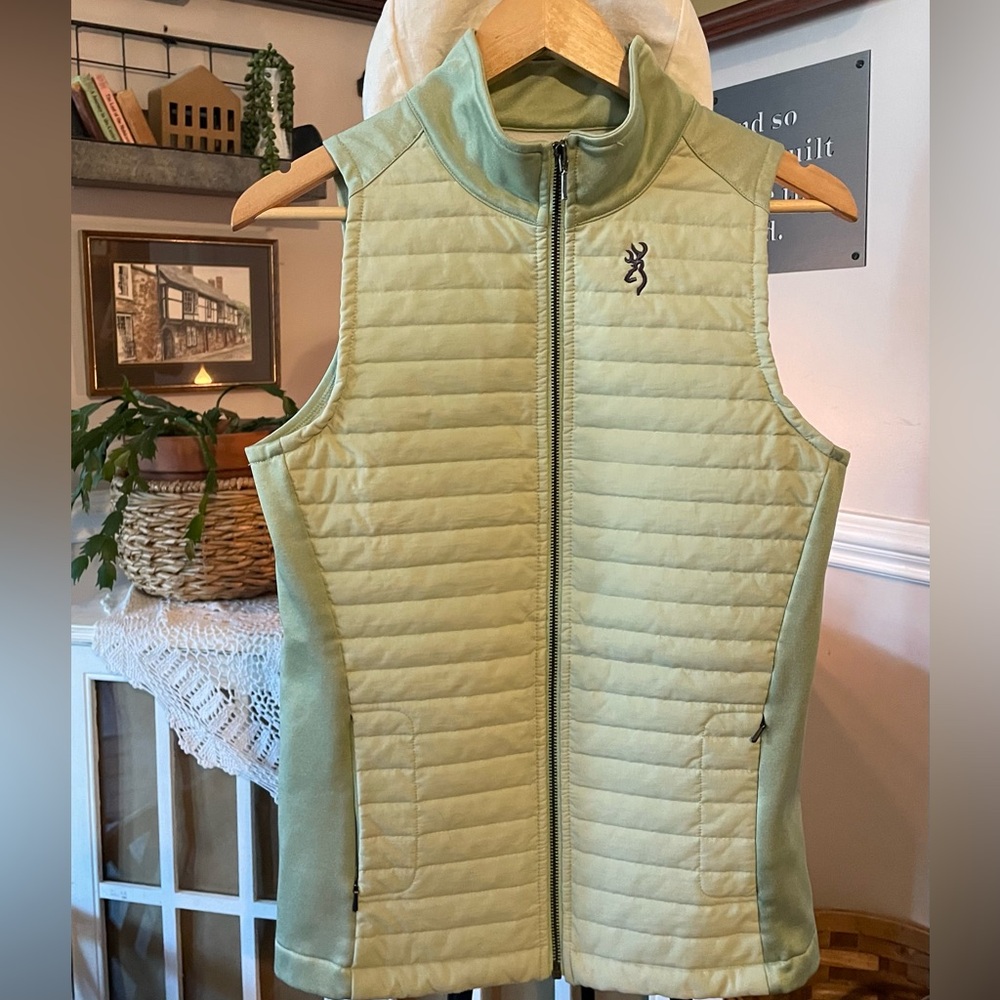 Women's BROWNING Cameo Green 100% Nylon Front Cherokee Vest SZ Small